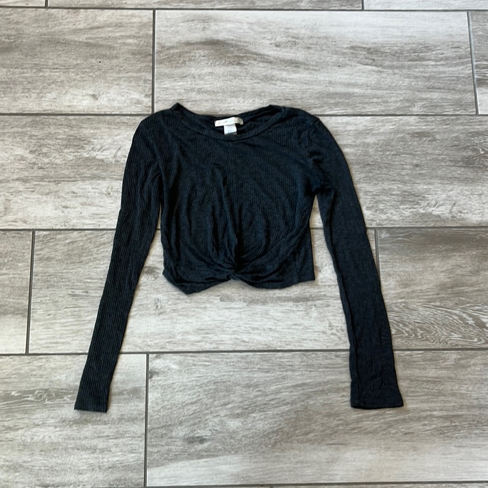 Long Sleeve Gray Crop Top